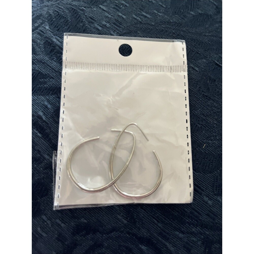 Elegant Silver Hoop Earrings Minimalist Easy To Wear Lightweight 1.5 In